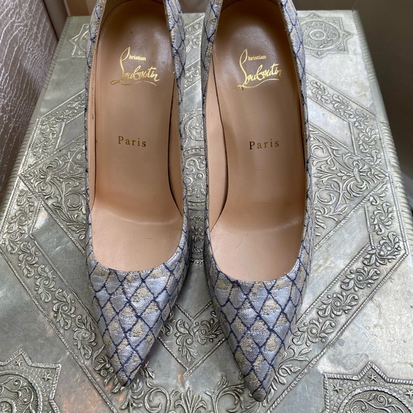 Christian Louboutin Silver and gold foiled pumps. - Picture 2 of 11